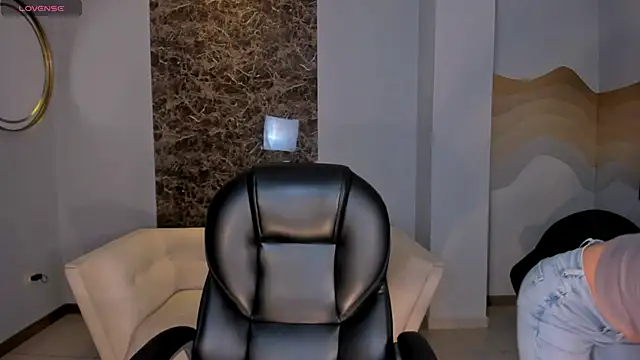 Snapshot of AmyWood chatting on 12-05-24, 10:23 AmyWood online show from 12-05-24, 10:23