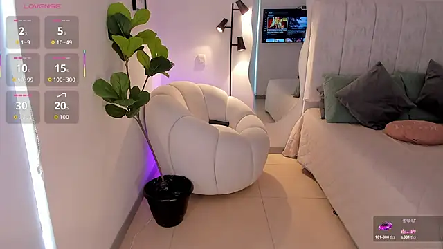 AmyWood online show from 05-12-26, 07:00