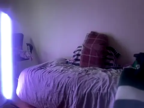 Snapshot of Czechyoungboy chatting on 10-28-25, 05:55 Czechyoungboy online show from 10-28-25, 05:55