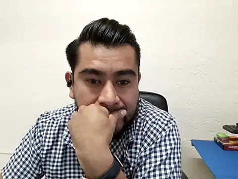youmanhorny online show from 06-17-26, 04:19