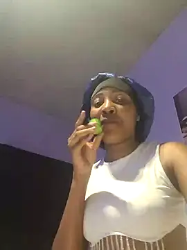 Snapshot of BlueberryDiamond chatting on 01-13-25, 12:41 BlueberryDiamond online show from 01-13-25, 12:41