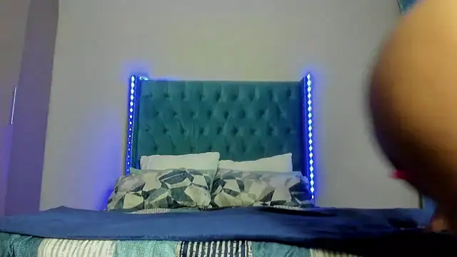 BlueberryDiamond online show from 01-18-25, 09:13