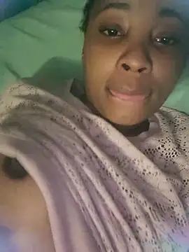 Snapshot of BlueberryDiamond chatting on 02-15-25, 06:12 BlueberryDiamond online show from 02-15-25, 06:12