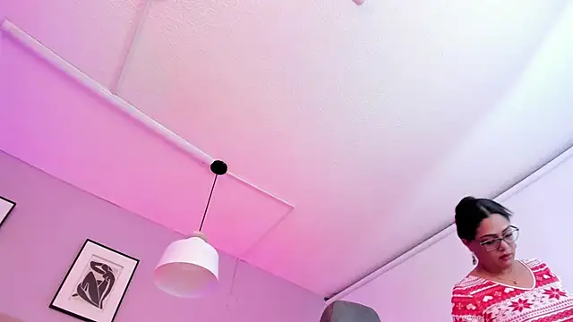 Inndrahot online show from 12-13-24, 03:49