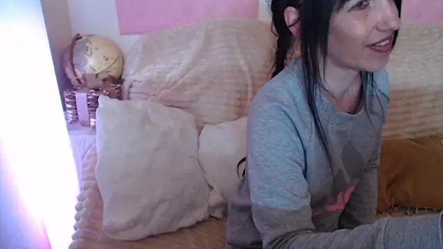 -carla- online show from 05-15-26, 06:09