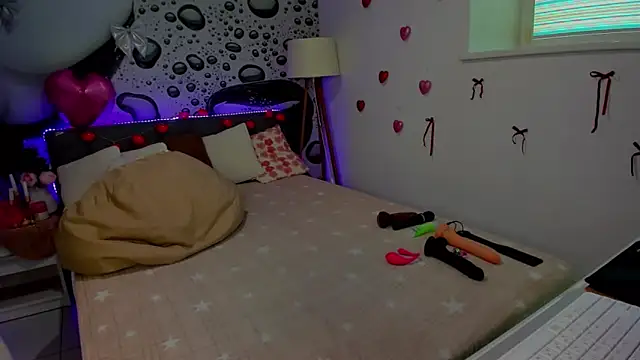 AlmaFancy online show from 02-12-26, 07:14