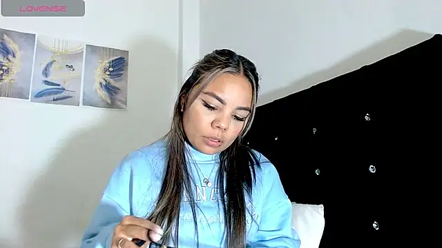 Kylie loveee online show from 03-12-26, 01:23