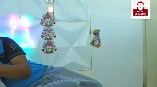 Snapshot of thesugar32 chatting on 12-11-24, 12:34 thesugar32 online show from 12-11-24, 12:34