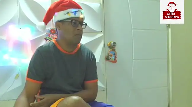 Snapshot of thesugar32 chatting on 12-24-24, 01:06 thesugar32 online show from 12-24-24, 01:06