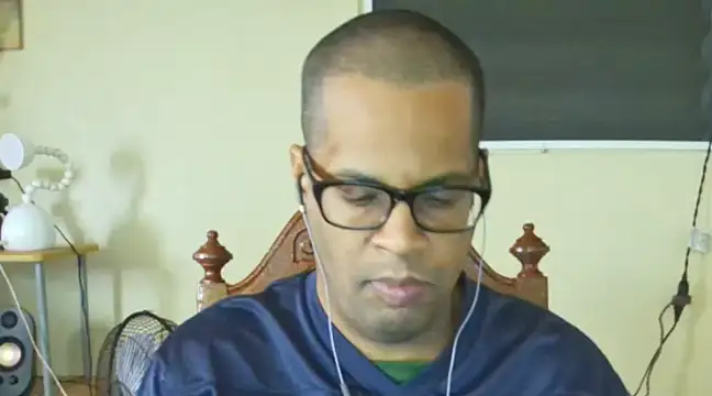 Snapshot of thesugar32 chatting on 02-11-25, 12:27 thesugar32 online show from 02-11-25, 12:27