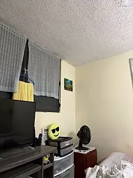 Snapshot of thesugar32 chatting on 02-21-25, 10:39 thesugar32 online show from 02-21-25, 10:39