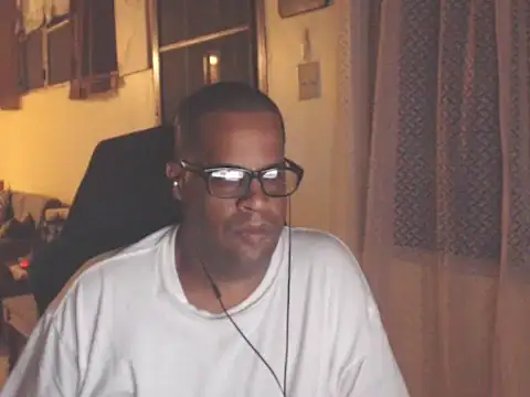 Snapshot of thesugar32 chatting on 09-21-25, 02:02 thesugar32 online show from 09-21-25, 02:02