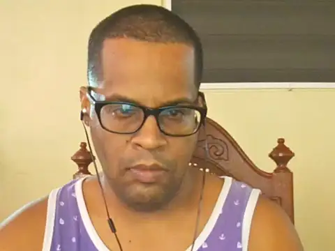 Snapshot of thesugar32 chatting on 09-25-25, 12:20 thesugar32 online show from 09-25-25, 12:20