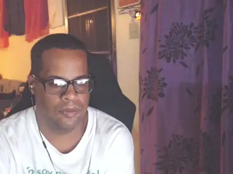 Snapshot of thesugar32 chatting on 10-09-25, 02:09 thesugar32 online show from 10-09-25, 02:09