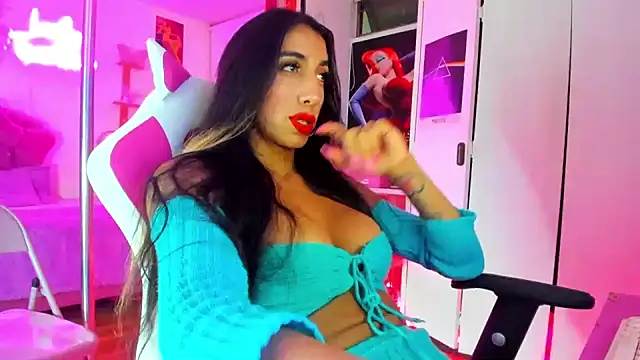 Snapshot of Theexoticgirl chatting on 10-28-25, 12:03 Theexoticgirl online show from 10-28-25, 12:03