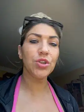 LittleMissEeve online show from 11-05-25, 05:13