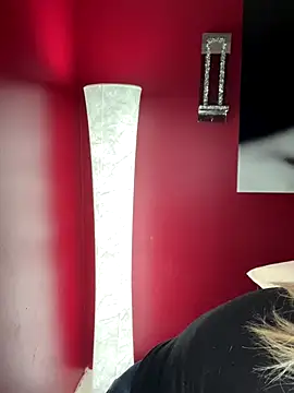 LittleMissEeve online show from 11-19-25, 04:12