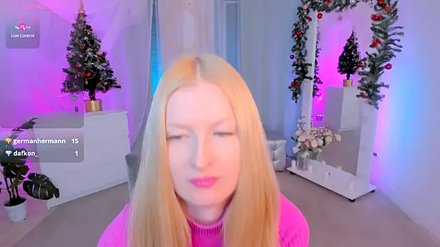 Snapshot of Laly_Peach chatting on 12-28-24, 06:50 Laly Peach online show from 12-28-24, 06:50