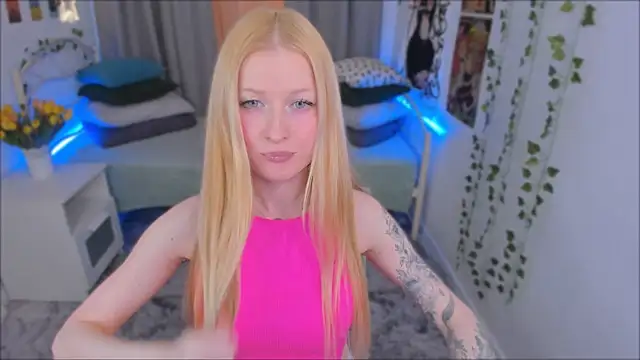 Snapshot of Laly_Peach chatting on 01-12-25, 03:57 Laly Peach online show from 01-12-25, 03:57