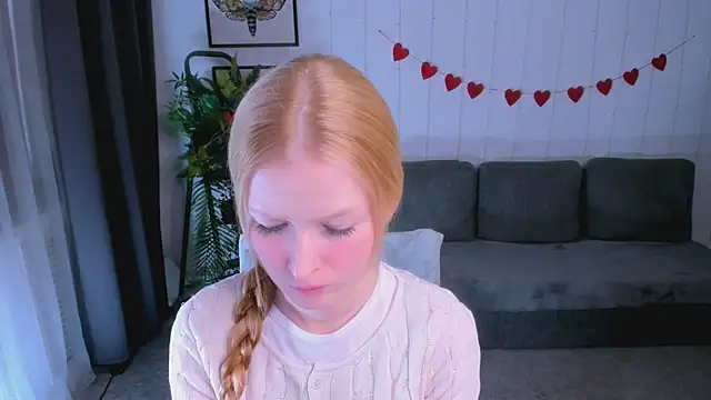 Snapshot of Laly_Peach chatting on 02-19-25, 11:28 Laly Peach online show from 02-19-25, 11:28