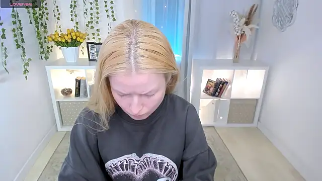 Laly Peach online show from 03-21-26, 08:19