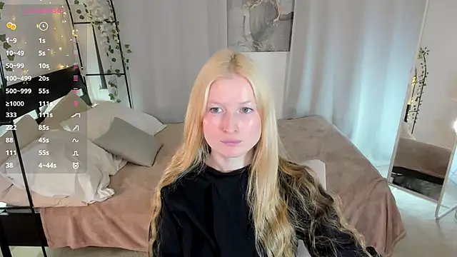 Snapshot of Laly_Peach chatting on 06-14-26, 06:48 Laly Peach online show from 06-14-26, 06:48