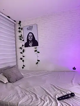 Snapshot of Niky_Love chatting on 11-23-25, 02:11 Niky Love online show from 11-23-25, 02:11