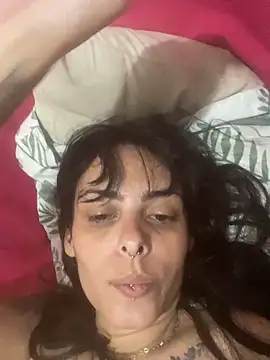 Snapshot of Sarah-safada chatting on 04-27-26, 02:53 Sarah-safada online show from 04-27-26, 02:53
