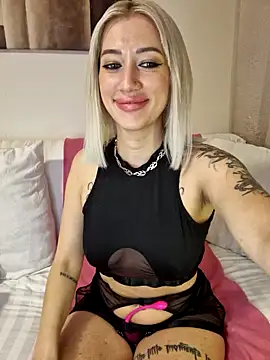 Snapshot of Fuck-Gina chatting on 02-01-25, 11:48 Fuck-Gina online show from 02-01-25, 11:48