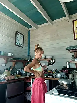 Luna-Natural online show from 02-19-25, 03:05