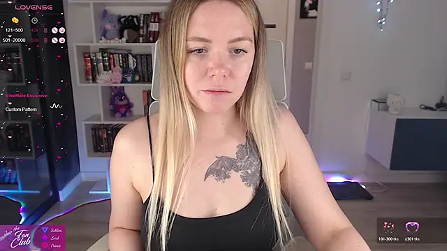 Emma Bryan online show from 11-21-25, 06:17