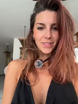 Snapshot of nicole_98 chatting on 06-23-26, 04:49 nicole 98 online show from 06-23-26, 04:49
