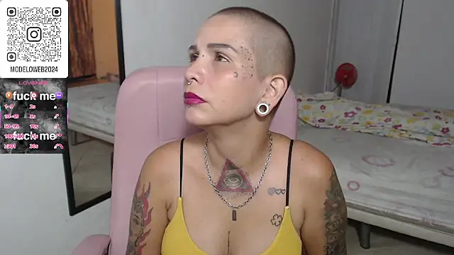 Snapshot of moon_cat85 chatting on 03-04-25, 01:12 moon cat85 online show from 03-04-25, 01:12