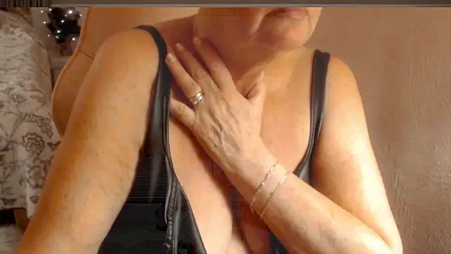 Snapshot of GrannyChrissy68 chatting on 12-27-24, 10:26 GrannyChrissy68 online show from 12-27-24, 10:26