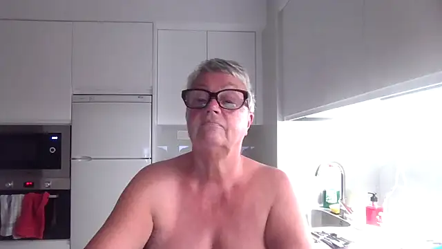 Snapshot of GrannyChrissy68 chatting on 10-16-25, 09:49 GrannyChrissy68 online show from 10-16-25, 09:49