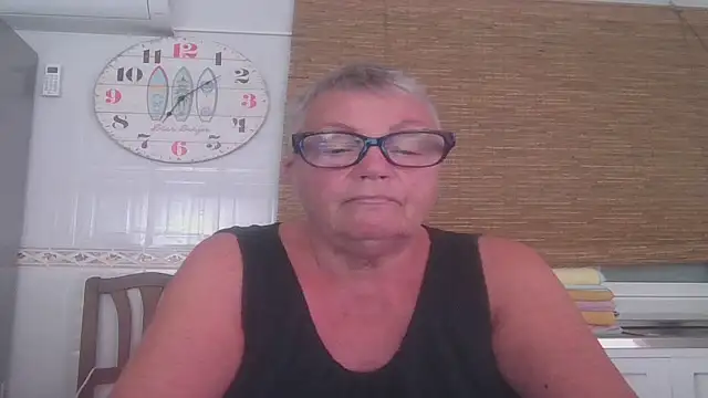 GrannyChrissy68 online show from 10-30-25, 06:08