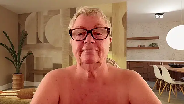 GrannyChrissy68 online show from 04-03-26, 01:09