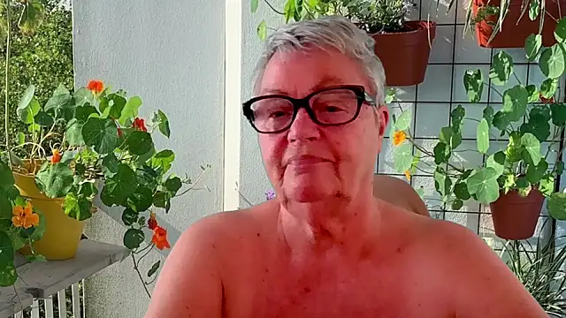 GrannyChrissy68 online show from 07-06-26, 01:52