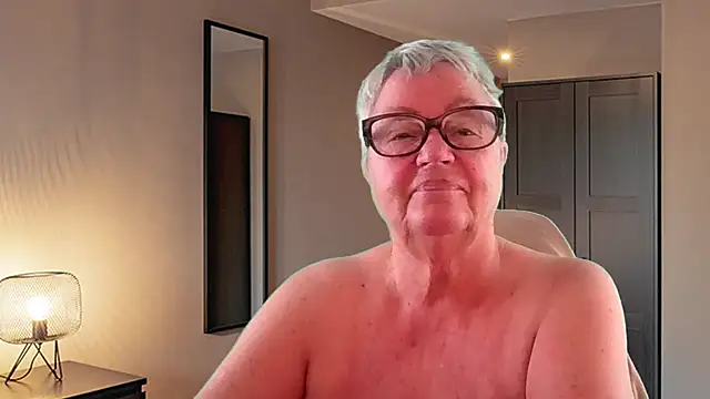 GrannyChrissy68 online show from 07-30-26, 12:37