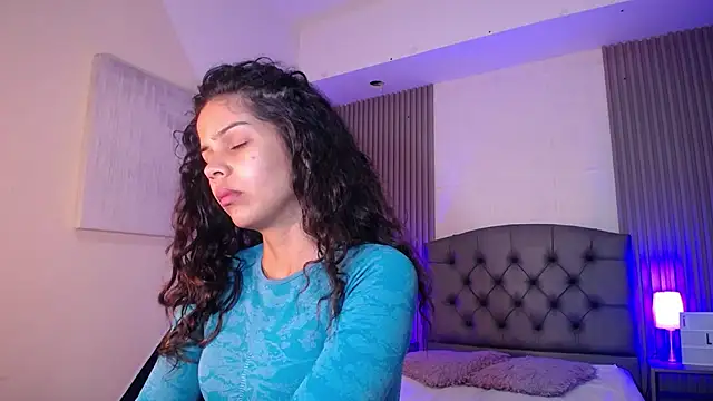 ximena diaz online show from 03-10-25, 07:29