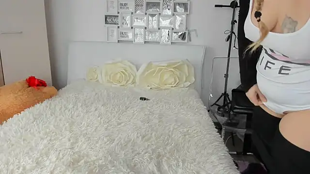 sweetemy4u online show from 12-27-24, 11:50