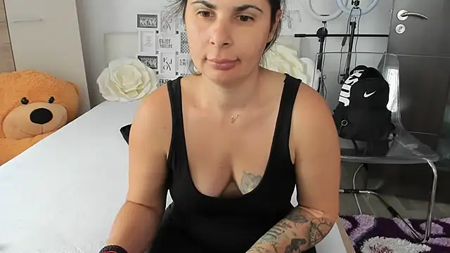 sweetemy4u online show from 10-02-25, 09:27