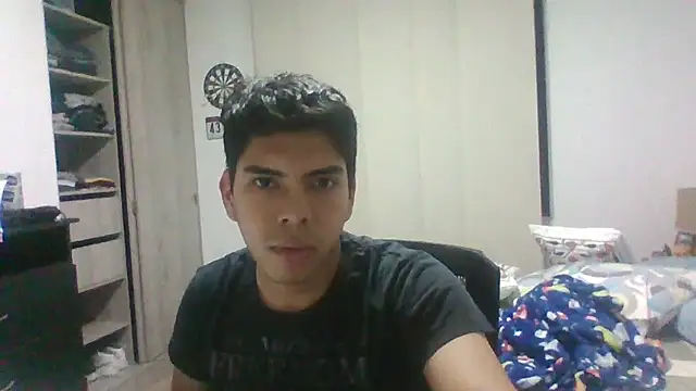 Snapshot of michelangelus2000 chatting on 10-20-25, 04:35 michelangelus2000 online show from 10-20-25, 04:35