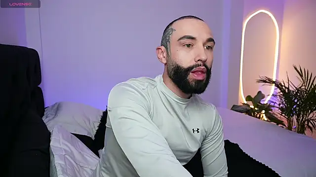 Snapshot of the_lucky_men__ chatting on 01-27-25, 10:49 the lucky men online show from 01-27-25, 10:49