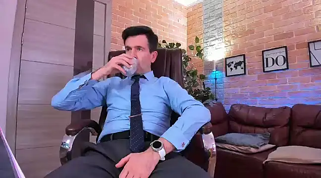 Snapshot of SteveTiger chatting on 01-26-25, 12:22 SteveTiger online show from 01-26-25, 12:22