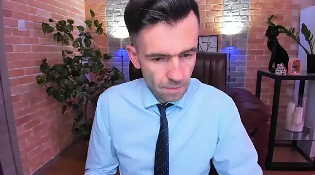 Snapshot of SteveTiger chatting on 02-02-25, 11:51 SteveTiger online show from 02-02-25, 11:51