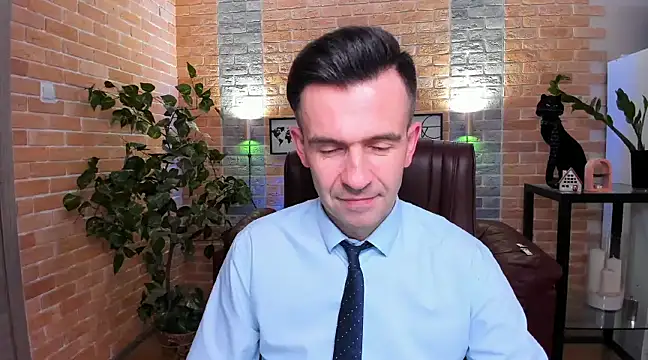 Snapshot of SteveTiger chatting on 02-05-25, 01:11 SteveTiger online show from 02-05-25, 01:11