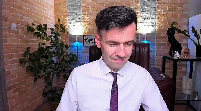 Snapshot of SteveTiger chatting on 02-05-25, 04:14 SteveTiger online show from 02-05-25, 04:14