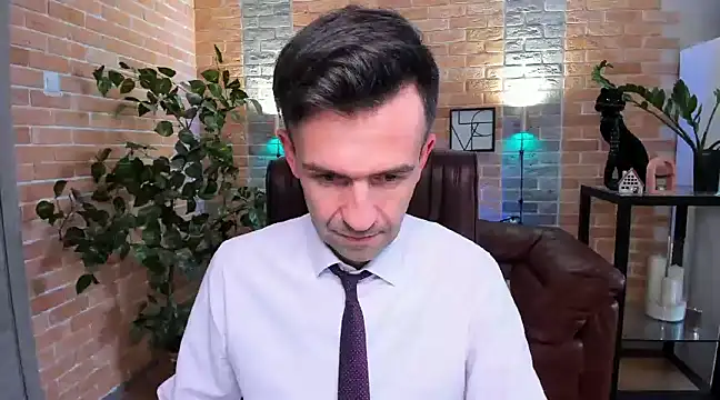 Snapshot of SteveTiger chatting on 02-13-25, 05:01 SteveTiger online show from 02-13-25, 05:01