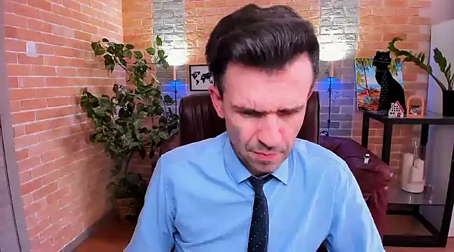 Snapshot of SteveTiger chatting on 02-25-25, 02:11 SteveTiger online show from 02-25-25, 02:11